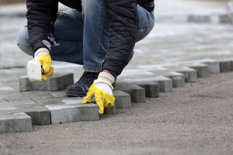 Why Concrete Pavers Are a Great Replacement for Old, Cracked Concrete Patios, Driveways, and More